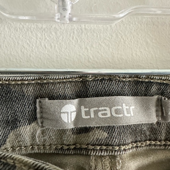 Camouflage Skinny Jeans - Picture 8 of 9